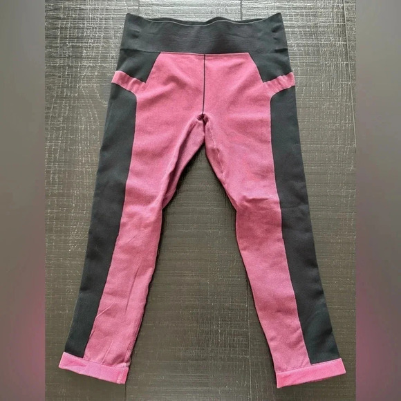 Womens Under Armour HeatGear Small Compression Leggings Burgundy Black - Picture 3 of 7